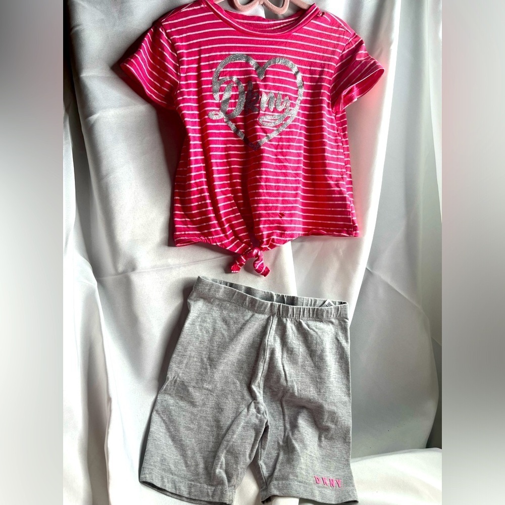 ✔️Girls DKNY Matching Short Set